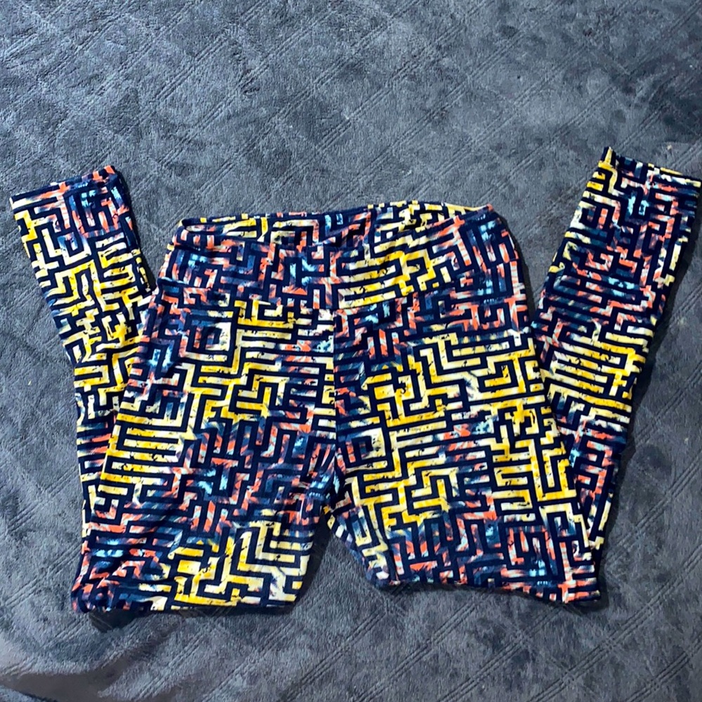 LuLaRoo “Tall & Curvy” Leggings